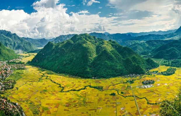 Panoramic view of Mai Chau in ripen rice seasons